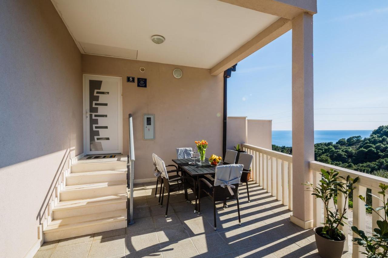Villa Luana Vis Exterior photo